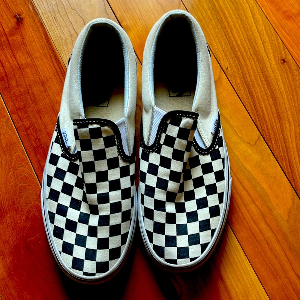 Pre owned men’s vans size 7.5 in fair condition